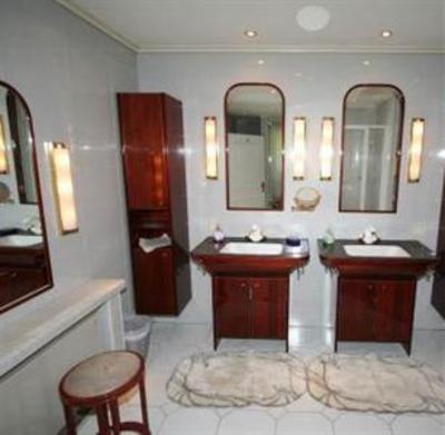 фото отеля Holiday House Lungotz