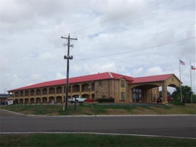 фото отеля Chaparral Motel Hallettsville