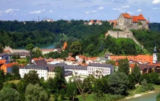 фото отеля HI Burghausen Youth Hostel