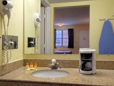 фото отеля Days Inn Amherst