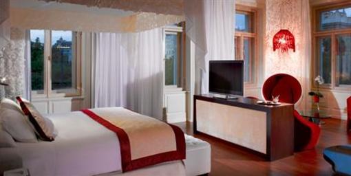 фото отеля Iberostar Grand Amazon Cruise