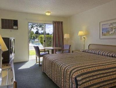 фото отеля Travelodge - Red Bluff