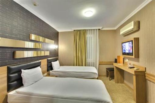 фото отеля Hotel AntRoyal