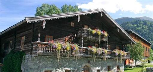 фото отеля Bio Bauernhof Peilberghof Appartement Hollersbach im Pinzgau
