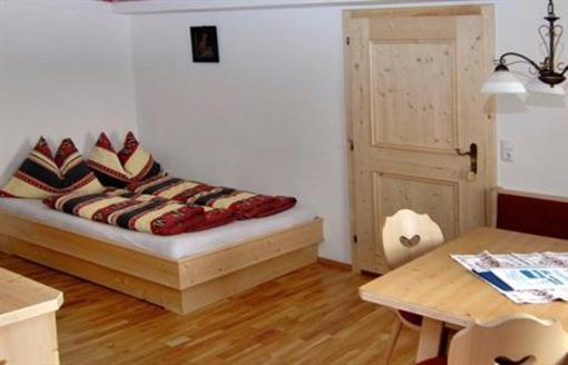 фото отеля Bio Bauernhof Peilberghof Appartement Hollersbach im Pinzgau