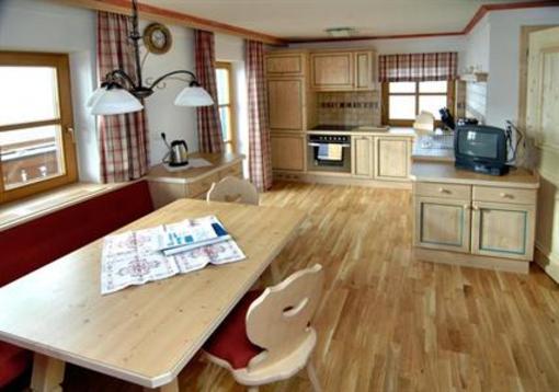 фото отеля Bio Bauernhof Peilberghof Appartement Hollersbach im Pinzgau