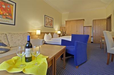 фото отеля Hotel Hennies Isernhagen