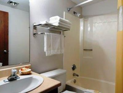 фото отеля Mounds View Days Inn Twin Cities North