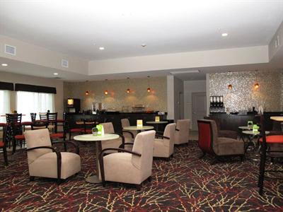 фото отеля La Quinta Inn & Suites Verona