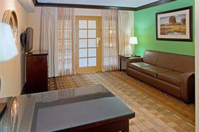 фото отеля Crowne Plaza Suites Houston Southwest