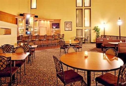 фото отеля Holiday Inn Turnpike Morgantown