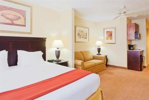 фото отеля Holiday Inn Express & Suites Lucedale
