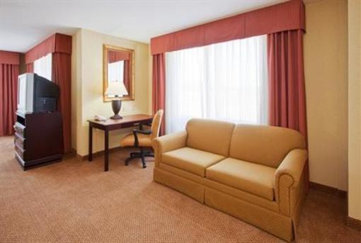 фото отеля Holiday Inn Express & Suites Lucedale