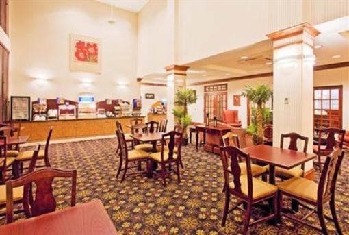 фото отеля Holiday Inn Express & Suites Lucedale