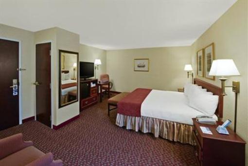 фото отеля Best Western Plus Black Rock Inn