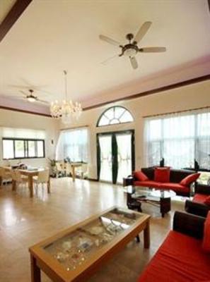 фото отеля Skyey Ocean B&B