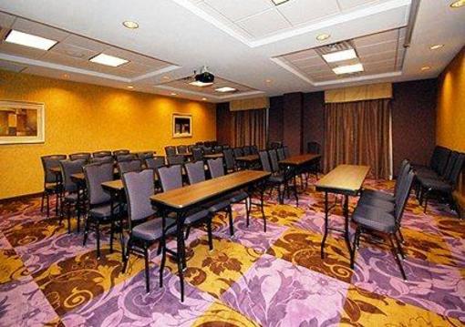 фото отеля Comfort Suites Sanford