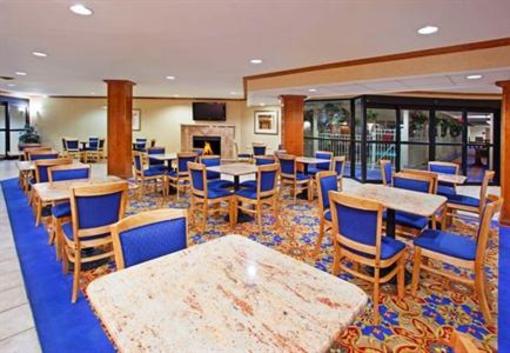 фото отеля Holiday Inn Express Hotel & Suites Brighton
