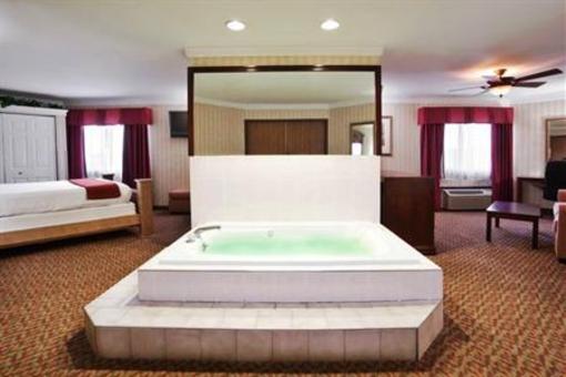 фото отеля Holiday Inn Express Hotel & Suites Brighton