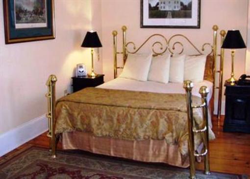 фото отеля Christopher's by the Bay Bed & Breakfast Provincetown