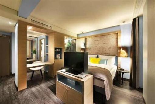 фото отеля Hotel Indigo Berlin Centre Alexanderplatz