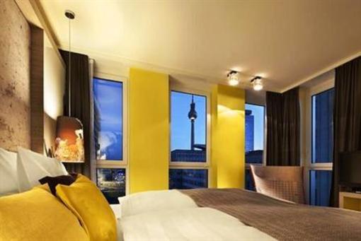 фото отеля Hotel Indigo Berlin Centre Alexanderplatz