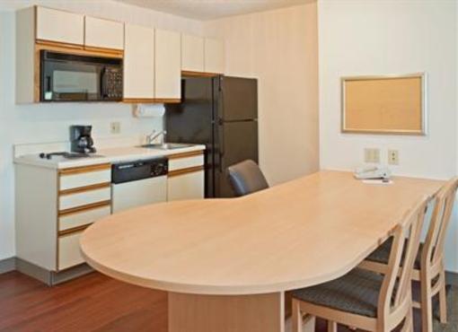 фото отеля Candlewood Suites Houston-Town & Country