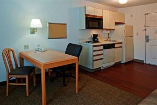 фото отеля Candlewood Suites Houston-Town & Country