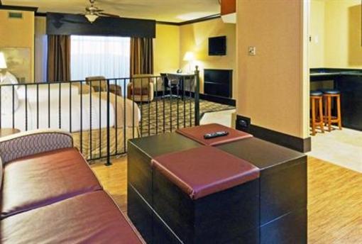 фото отеля Holiday Inn Express Hotel & Suites Columbia-Fort Jackson