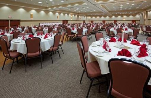 фото отеля Holiday Inn Stevens Point Convention Center