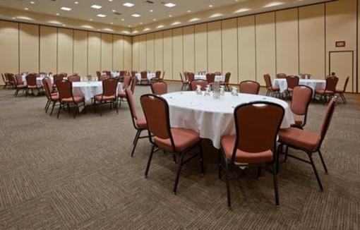 фото отеля Holiday Inn Stevens Point Convention Center