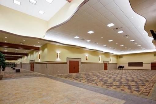 фото отеля Holiday Inn Stevens Point Convention Center