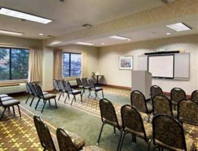 фото отеля Wingate Hotel Willowbrook Houston