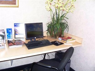 фото отеля Holiday Inn Express Hotel and Suites Edmond