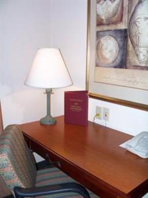 фото отеля Holiday Inn Express Hotel and Suites Edmond