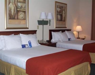 фото отеля Holiday Inn Express Hotel and Suites Edmond