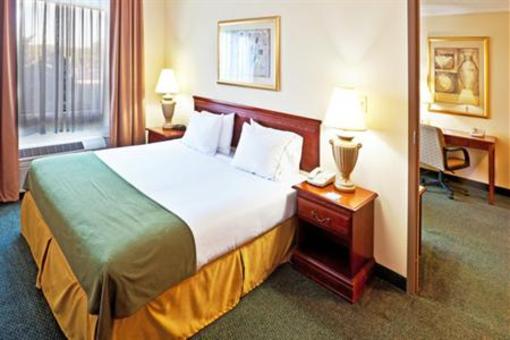 фото отеля Holiday Inn Express Hotel and Suites Edmond