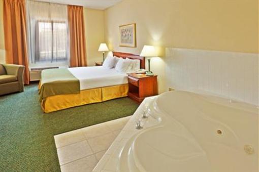фото отеля Holiday Inn Express Hotel and Suites Edmond