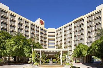 фото отеля Sheraton Crescent Hotel
