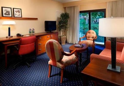 фото отеля Courtyard Orlando Airport