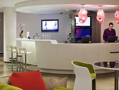 фото отеля Suite Novotel Marseille Centre Euromed
