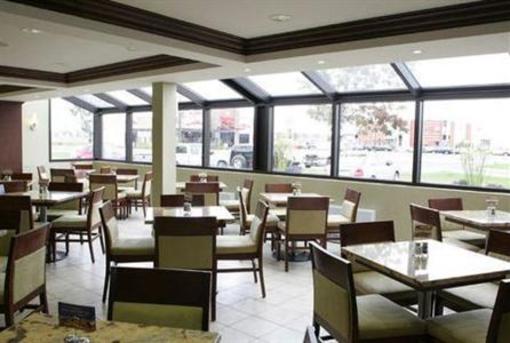 фото отеля Holiday Inn Express St. Jean sur Richelieu