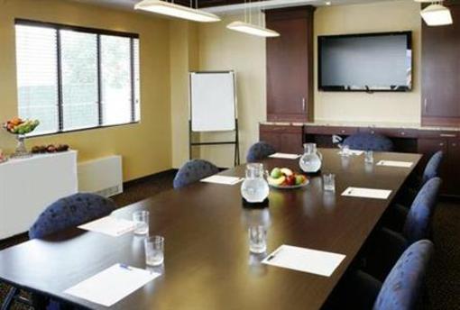 фото отеля Holiday Inn Express St. Jean sur Richelieu