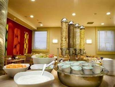 фото отеля Ramada Encore Bologna Fiera