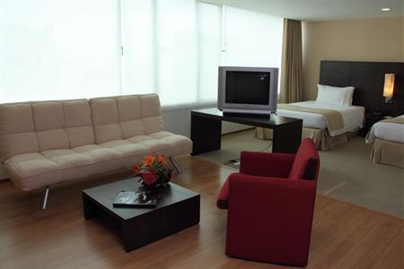 фото отеля Holiday Inn Express Medellin