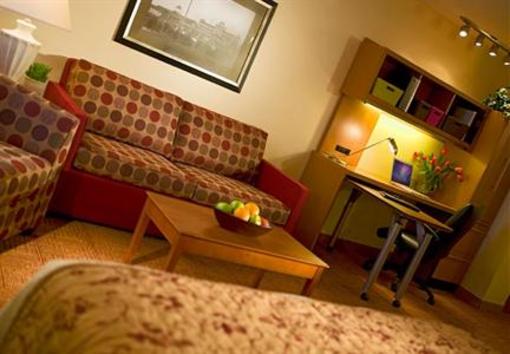 фото отеля TownePlace Suites by Marriott Detroit Livonia