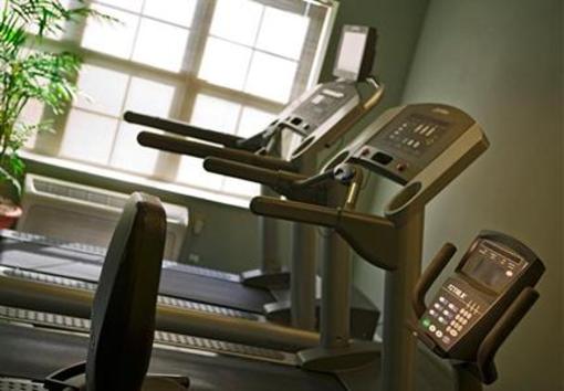 фото отеля TownePlace Suites by Marriott Detroit Livonia