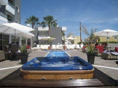 фото отеля The Palms Hotel Apartments Yermasoyia