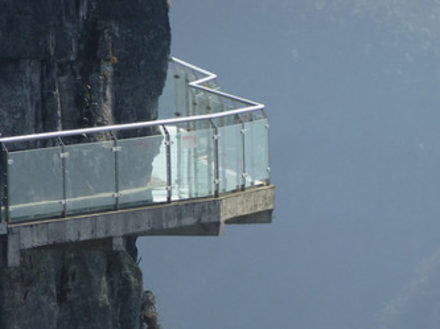 Tianmen Mountain of Zhangjiajie, Skywalk, China
photo Flickr