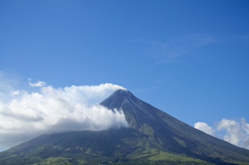 Филиппинский вулкан Майон стал виновником гибели 4 туристов и их проводника - Mount Mayon Volcano, Philippines